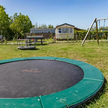 Recreatiepark De Wielen Semesterbostad