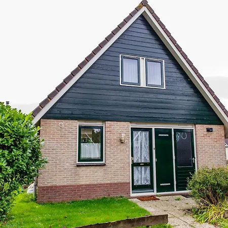 Recreatiepark De Wielen Semesterbostad