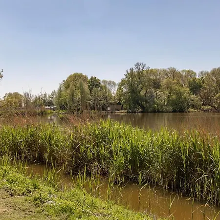 Recreatiepark De Wielen Semesterbostad *