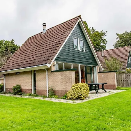 Recreatiepark De Wielen Semesterbostad *