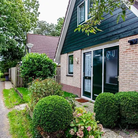 Recreatiepark De Wielen Semesterbostad *